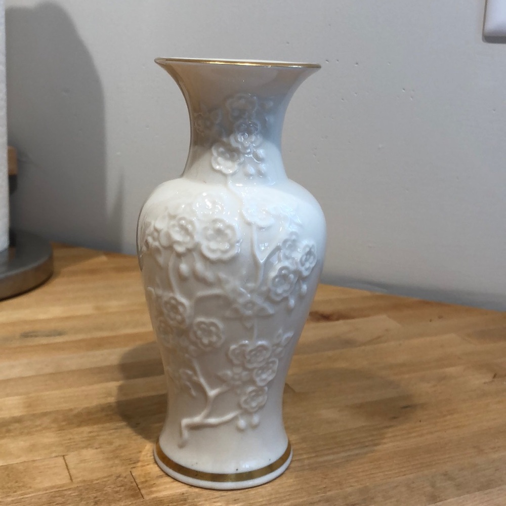 Lenox Ming blossom vase